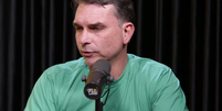 Flávio Bolsonaro, pré-candidato à Presidência da República, participou do podcast Flow nesta quarta-feira, 15  Foto: Reprodução/Youtube/Flow Podcast