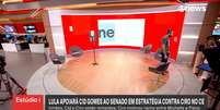 Erro na seleção de imagens revelou profissionais trabalhando em cenário no novo estúdio do canal de notícias  Foto: Reprodução/TV