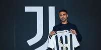 Zeki &Ccedil;elik assinou contrato por tr&ecirc;s temporadas - Foto: Divulga&ccedil;&atilde;o / Juventus / Jogada10