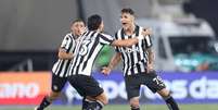 Santos segue pr&oacute;ximo da zona de rebaixamento - Foto: Vitor Silva/Botafogo / Jogada10