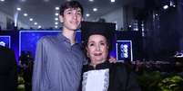 Marivan e o neto, Jo&atilde;o Francisco, de 16 anos, que foi seu padrinho na cola&ccedil;&atilde;o de grau Foto: Arquivo Pessoal