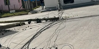 Ventos deixaram postes derrubados, árvores caídas e causaram danos em telhados  Foto: Reprodução/Prefeitura de Bagé