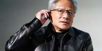 Jensen Huang, CEO da Nvidia, costuma aparecer em eventos usando jaquetas de couro  Foto: Tomohiro Ohsumi/Getty Images