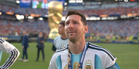 Lionel Messi chorou ap&oacute;s a premia&ccedil;&atilde;o   Foto: Reprodu&ccedil;&atilde;o/Caz&eacute;TV