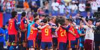 Jogadores da Espanha comemoram t&iacute;tulo  Foto: Evrim Aydin/Anadolu  / Getty Images