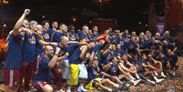 Seleção da Espanha celebrou conquista do bicampeonato da Copa do Mundo em Madri nesta segunda-feira, 20  Foto: Reprodução/YouTube/Selección Española de Fútbol (SeFutbol)