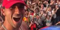 Foto: Reprodução - Legenda: Ferran Torres usa boné em festa da Espanha e recebe reação da Casa Branca / Jogada10
