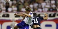Jogadores de Hajduk Split e Pafos em disputa de bola - Foto: Divulga&ccedil;&atilde;o / Hajduk Split / Jogada10