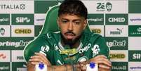 Alexander Barboza, da SE Palmeiras, &eacute; apresentado como mais novo atleta do clube Foto: Alexander Barboza, da SE Palmeiras, &eacute; apresentado como mais novo atleta do clube ( Cesar Greco/Palmeiras) / G&aacute;vea News