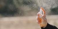 Nova legisla&ccedil;&atilde;o autoriza a comercializa&ccedil;&atilde;o de spray de pimenta para defesa pessoal de mulheres maiores de 18 anos  Foto: Freepik