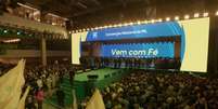 Palco lotado em evento do PL é alvo de bronca de apresentador  Foto: Reprodução/YouTube/Partido Liberal