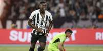 Luiz Henrique comemorando o gol contra o Internacional.   Foto: V&iacute;tor Silva/Botafogo / Esporte News Mundo