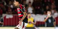  Foto: Erick Pulgar na marcação de Neymar ( Gilvan de Souza/CRF) / Gávea News