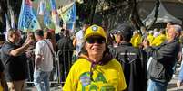 Apoiadora J&uacute;lia Costa enfrentou cerca de 12 horas de &ocirc;nibus para acompanhar conven&ccedil;&atilde;o que oficializa Caiado como candidato &agrave; Presid&ecirc;ncia  Foto: Isabella Lima/Terra