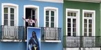 Imagem de Michael Jackson foi posta pelo comerciante Carlos Alberto dos Santos na varanda onde ele gravou clipe  Foto: Giovanni Mereghetti/UCG/Universal Images Group via Getty Images