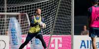 Neuer durante atividade na pr&eacute;-temporada do Bayern - Foto: Divulga&ccedil;&atilde;o / FC Bayern / Jogada10