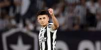 Thiago Almada em a&ccedil;&atilde;o pelo Botafogo Foto: Thiago Almada em a&ccedil;&atilde;o pelo Botafogo ( Divulga&ccedil;&atilde;o/Botafogo) / G&aacute;vea News