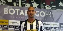 O ex-jogador T&aacute;ssio Maia dos Santos, 41  Foto: Divulga&ccedil;&atilde;o/Botafogo