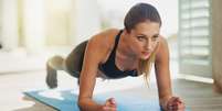 Entenda o que acontece com o seu corpo na prancha  Foto: Shutterstock / Sport Life