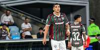 Kevin Serna em a&ccedil;&atilde;o com a camisa do Fluminense. Foto: Celso Pupo / Alamy.