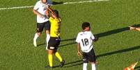 Protocolo antirracista foi utilizado no jogo entre XV de Ja&uacute; x Ituano pelo Paulista Sub-20 por casos de inj&uacute;ria racial e homofobia.  Foto: Reprodu&ccedil;&atilde;o/GaloTV/YouTube / Estad&atilde;o