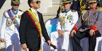 Daniel Noboa cercado por altos comandantes militares equatorianos  Foto: Getty Images / BBC News Brasil