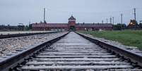 Em Auschwitz, na madrugada de 2 para 3 de agosto de 1944, milhares de roma e sinti foram assassinados  Foto: DW / Deutsche Welle