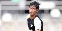 Com carinha de garoto, Novaes já demonstrou personalidade - Foto: Vitor Silva/Botafogo / Jogada10