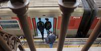 Movimento de passageiros na plataforma da Esta&ccedil;&atilde;o da Luz, na regi&atilde;o central da cidade de S&atilde;o Paulo, nesta ter&ccedil;a-feira, 4 de agosto de 2026. Funcion&aacute;rios das linhas 11-Coral, 12- Safira e 13-Jade atualmente operadas pela Companhia Paulista de Trens Metropolitanos (CPTM), entraram em greve &agrave; 0h desta ter&ccedil;a-feira, 4  Foto: FELIPE MARQUES/ZIMEL PRESS / Estad&atilde;o