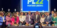 Veja quem são as mulheres que estavam ao lado de Flávio Bolsonaro no anúncio do vice  Foto: Reprodução/Youtube/Flávio Bolosnaro