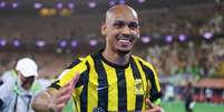 Fabinho em ação com a camisa do Al-Ittihad na temporada passada - Foto: Divulgação/Al-Ittihad / Jogada10
