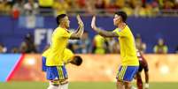 Kevin Castaño entrando no lugar de James Rodríguez na Copa do Mundo - Foto: Michael Reaves/Getty Images / Jogada10
