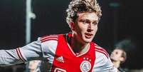 Godts tem contrato at&eacute; 2029 com o Ajax, da Holanda - Divulga&ccedil;&atilde;o/Ajax Foto: Jogada10