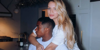 Endrick e Gabriely Miranda anunciam nome do filho e web reage: 'Estranho'  Foto: Contigo