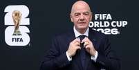 Infantino com a taça da Copa do Mundo - Foto: Daniel Torok / White House / Jogada10