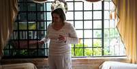 Mar&iacute;a Lourdes Afiuni em sua casa, enquanto estava em pris&atilde;o domiciliar, em janeiro de 2012 Foto: AFP via Getty Images / BBC News Brasil