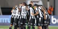 Foto: Elenco do Botafogo no Estadio Nilton Santos - Vitor Silva/Botafogo / G&aacute;vea News