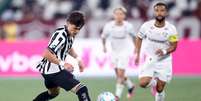  Foto: Vitor Silva/Botafogo - Legenda: Montoro jogou o fino da bola / Jogada10