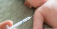 Imuniza&ccedil;&atilde;o infantil entrou na mira de novo decreto de Donald Trump, cujo governo avan&ccedil;a agenda antivacina sem comprova&ccedil;&atilde;o cient&iacute;fica  Foto: DW / Deutsche Welle
