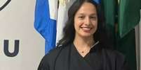 A estudante de Direito da Unitau Livia Berthold foi morta nesta segunda-feira, v&iacute;tima de disparos de arma de fogo; o ex-namorado &eacute; o principal suspeito  Foto: Reprodu&ccedil;&atilde;o/Livia Berthoud via LinkedIn 