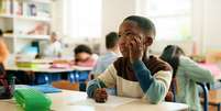 Entenda os desafios da identifica&ccedil;&atilde;o da superdota&ccedil;&atilde;o nas escolas brasileiras, os sinais de altas habilidades e o impacto da falta de apoio Foto: Jacob Wackerhausen/iStock / Getty Images Plus / Bons Fluidos
