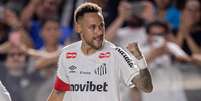 Neymar tem cinco participa&ccedil;&otilde;es em gols pelo Santos em 5 jogos p&oacute;s-Copa do Mundo.  Foto: Santos via X / Estad&atilde;o