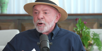 Lula em entrevista às comunicadoras do Não Inviabilize, Deia Freitas, e do As Cunhãs, Inês Aparecida e Hébely Rebouças  Foto: Reprodução/YouTube/Não Inviabilize