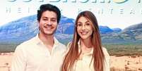 'Agora somos 5': Arthur Aguiar e Jheny Santucci revelam 2&ordf; gravidez do casal, menos de um m&ecirc;s ap&oacute;s casamento; ator e campe&atilde;o do 'BBB 22' ser&aacute; pai pela 3&ordf; vez. 'Um novo cora&ccedil;&atilde;o bate por aqui'.  Foto: AGNews / Purepeople
