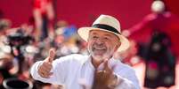 Lula em ato de campanha em S&atilde;o Bernardo do Campo.  Foto: Taba Benedicto/Estad&atilde;o / Estad&atilde;o