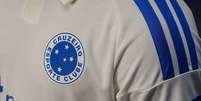 Foto: Camisa do Cruzeiro (Imagem: Cruzeiro Esporte Clube) / G&aacute;vea News