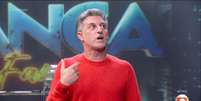 Luciano Huck no Dan&ccedil;a dos Famosos, quadro do Doming&atilde;o (Reprodu&ccedil;&atilde;o/TV Globo)  Foto: Contigo
