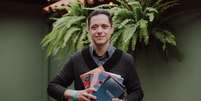 Guilherme da Silva Braga &eacute; tradutor liter&aacute;rio e j&aacute; traduziu obras do ingl&ecirc;s, noruegu&ecirc;s, sueco e dinamarqu&ecirc;s para editoras brasileiras Foto: Caio Arag&atilde;o
