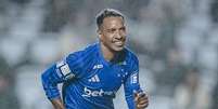 Matheus Pereira marca e garante vit&oacute;ria da Raposa   Foto: Igor Barrankievicz/Cruzeiro / Esporte News Mundo