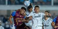 O Macar&aacute; aproveitar&aacute; a altitude contra o Santos?  Foto: Alamy / Sports Press Photo